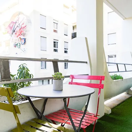 Studio En Hyper Centre ! Avec Grande Terrasse, Palais Des Papes A 1 Min Avignon